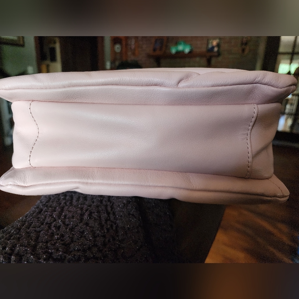 Marc Jacobs Cream and Gold Ruched Shoulder Bag - Picture 13 of 16